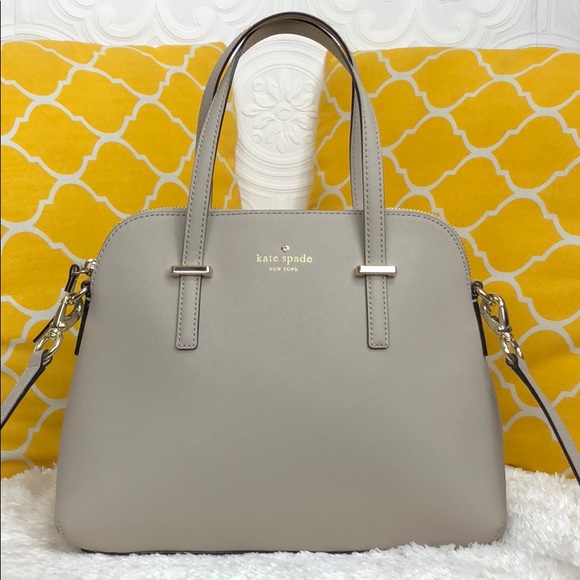 kate spade Handbags - 🌸OFFERS?🌸Kate Spade All Leather PigeonGray Purse